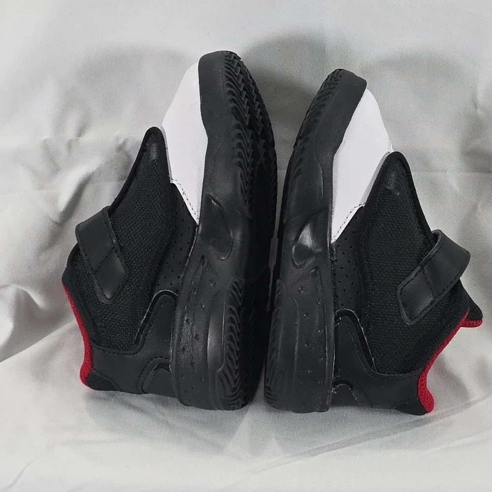 Jordan Max Aura 4‎ Black/White/ Gym Red Baby Toddler Shoes Size 6C